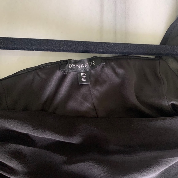 Dynamite Black Long Sleeve Blouse - Picture 3 of 4